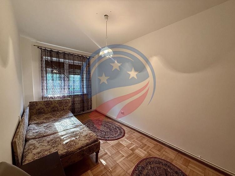 Apartament cu 3 camere decomandat în 1 Mai