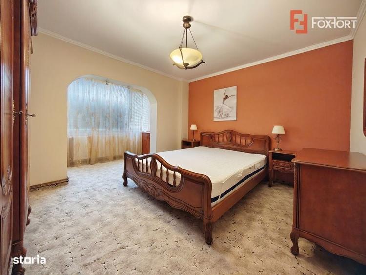 Apartament cu 3 camere decomandat în Girocului
