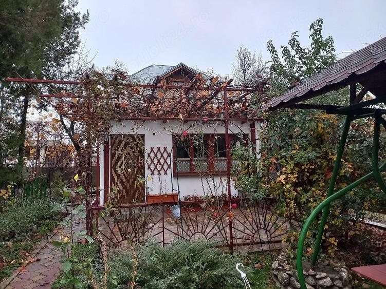 Casă cu 6 camere cu Teren 900 Mp în Pucioasa