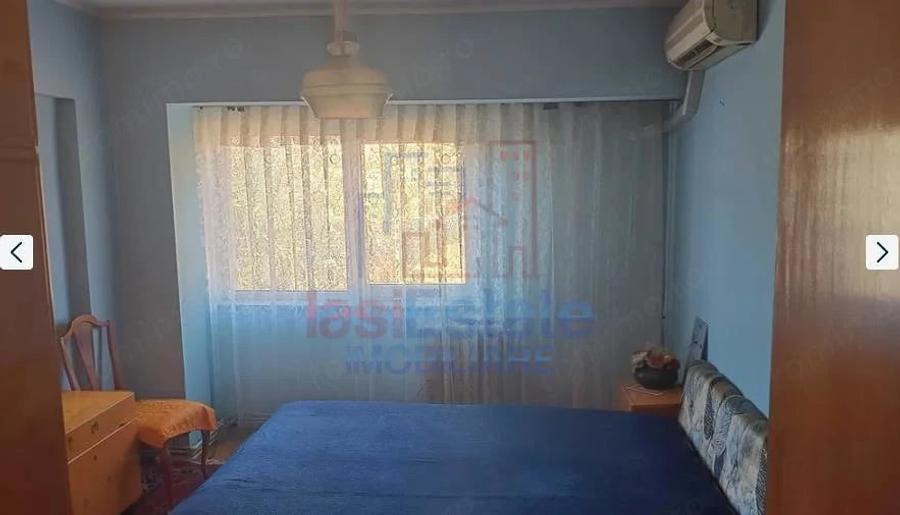 Apartament cu 4 camere semidecomandat în Filiași