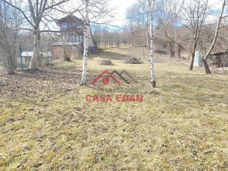 Casă cu Teren 3676 Mp în Poiana