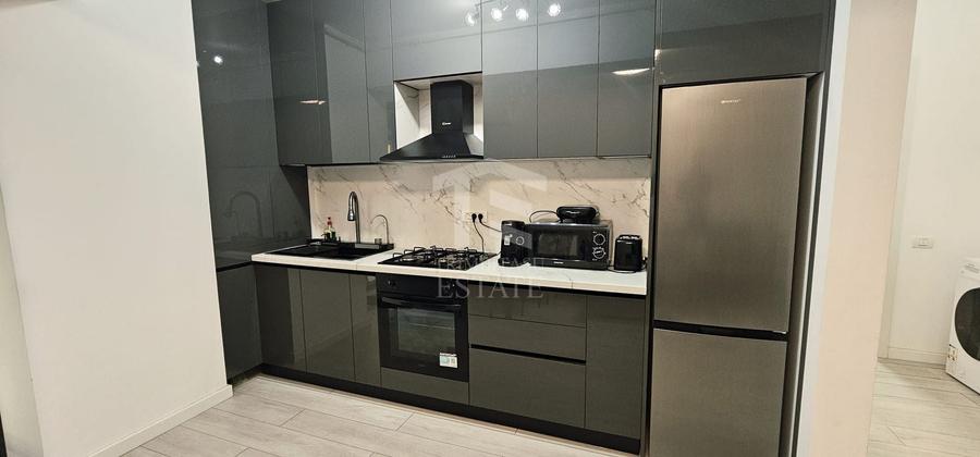 Apartament cu 2 camere semidecomandat, mobilat în Central