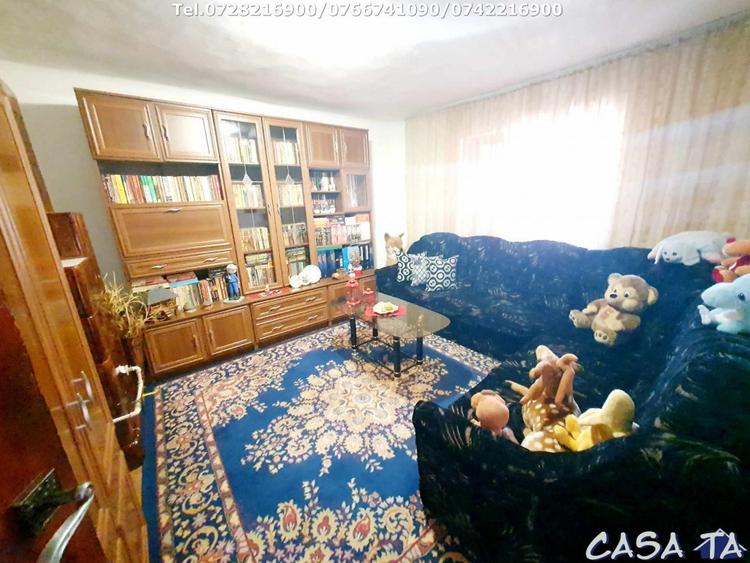 Casă cu 3 camere cu Canalizare în Primăverii