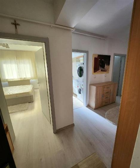 Apartament cu 2 camere decomandat, mobilat în Dâmbovița