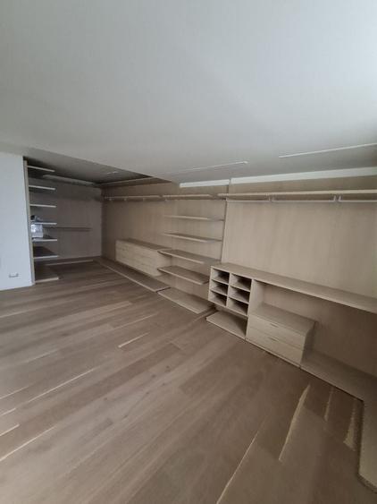 Casă individuală cu 6 camere cu Canalizare în Ultracentral