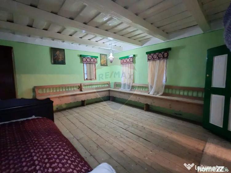 Casă cu 3 camere cu Teren 767 Mp în Poiana Sibiului