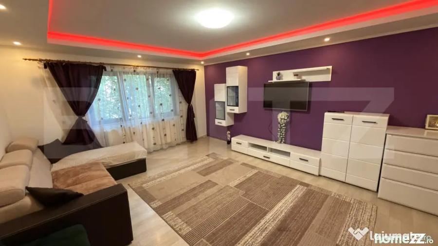 Apartament cu 3 camere decomandat în Central