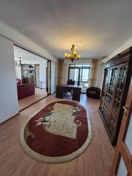 Apartament cu 5 camere în Domenii