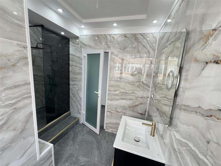 Apartament cu 3 camere decomandat în Ultracentral