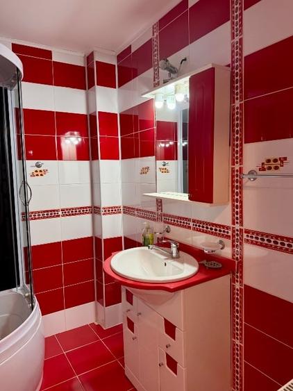 Apartament cu 2 camere decomandat, mobilat în Central