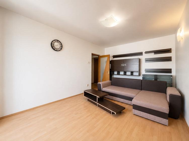 Apartament cu 3 camere decomandat în Iancului