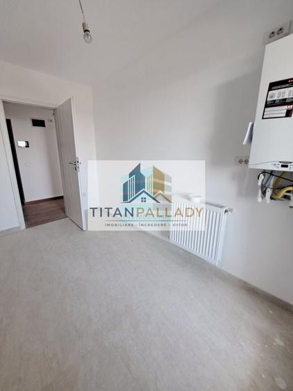 Apartament cu 4 camere decomandat în Titan