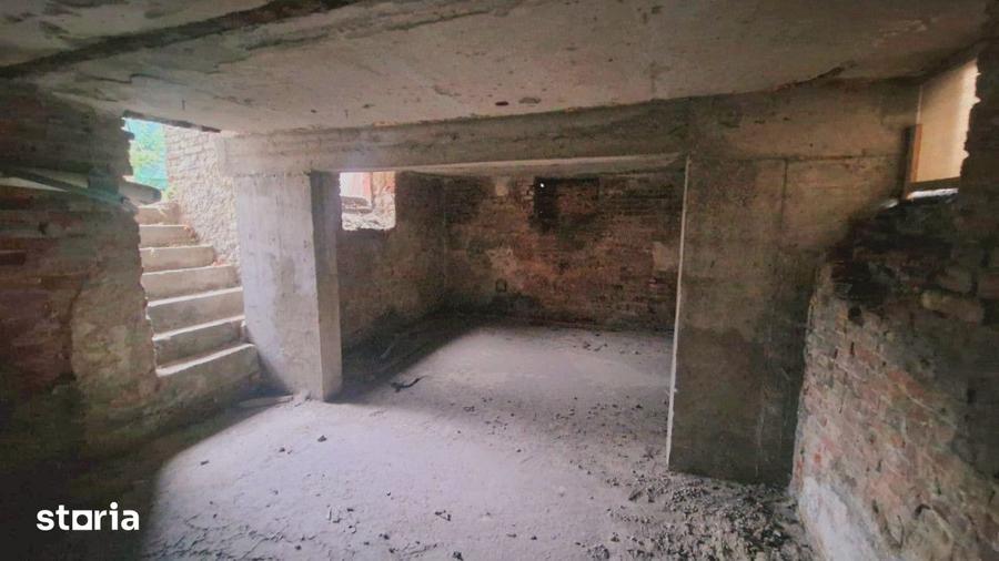 Casă cu 3 camere cu Teren 180 Mp în Eminescu