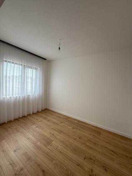Duplex cu 4 camere cu Canalizare în Giroc