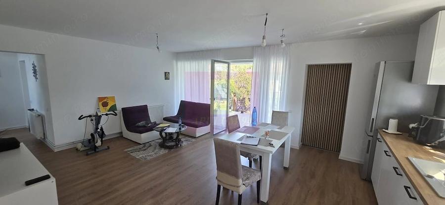 Casă cu 4 camere cu Teren 497 Mp în Central
