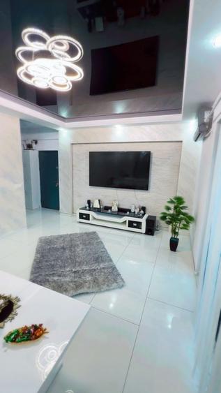 Apartament cu 3 camere decomandat în Exterior Vest