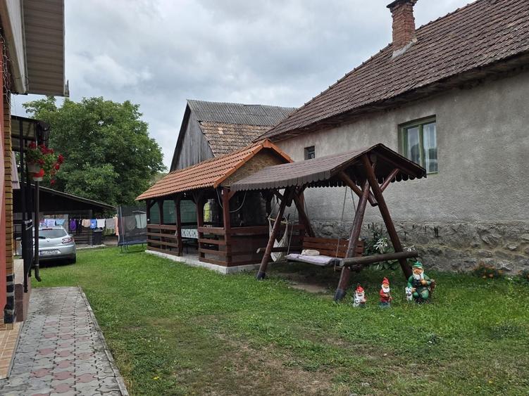 Casă cu 3 camere în Bologa