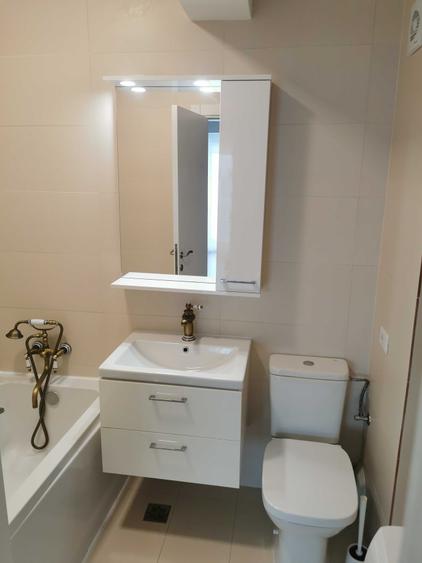 Apartament cu 2 camere decomandat în Titan