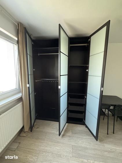 Apartament cu 3 camere semidecomandat în Parcul Carol