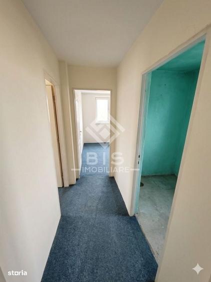 Apartament cu 3 camere semidecomandat în Decebal