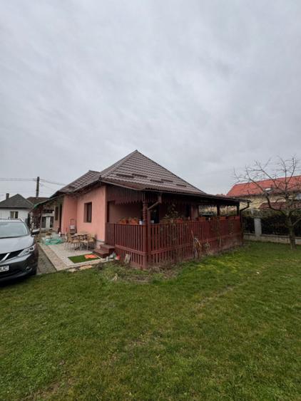 Casă cu 3 camere cu Teren 450 Mp în Lăpuș