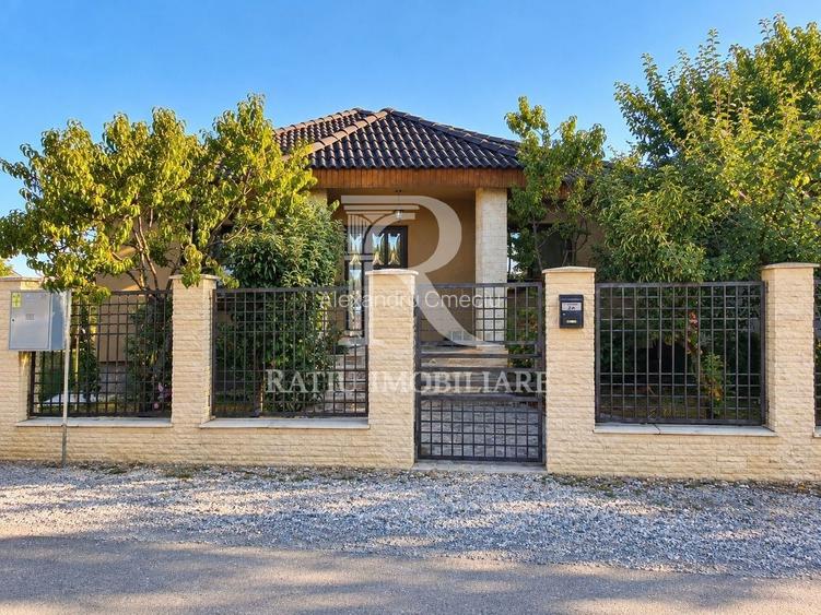 Casă cu 2 dormitoare și 300 mp teren | Sântandrei