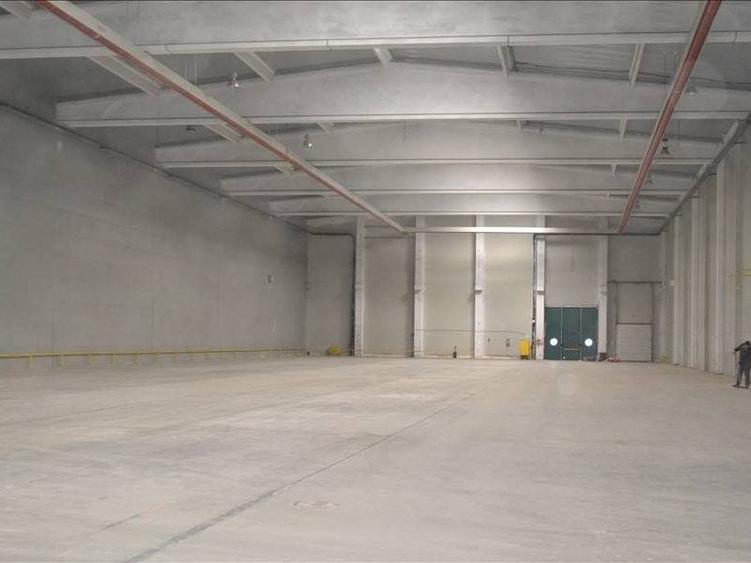 Spațiu comercial, de 3,850 mp, în Aeroport