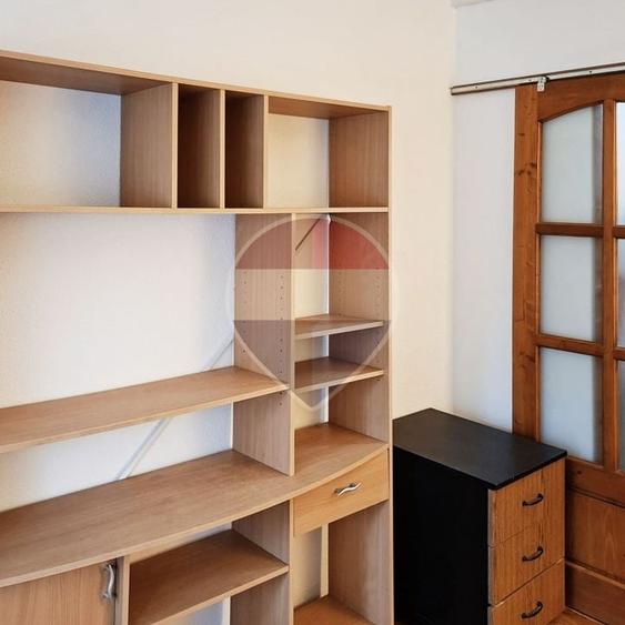 Apartament cu 4 camere decomandat în Nufărul