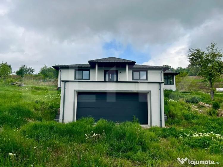 Casă cu 3 camere cu Teren 2600 Mp în Central