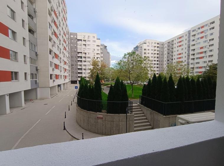 Apartament cu 2 camere semidecomandat în Roșu