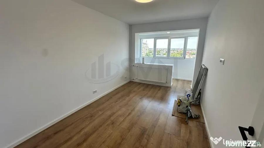 Apartament cu 3 camere semidecomandat în Bucureștii Noi
