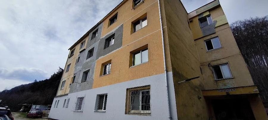 Apartament cu 2 camere decomandat în Calea București