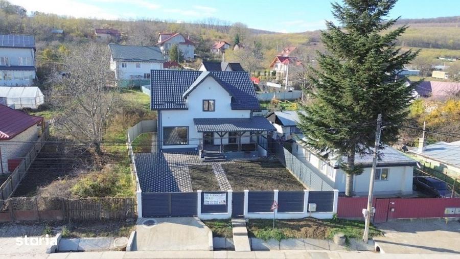 Casă cu 4 camere cu Teren 413 Mp în Hemeiuș