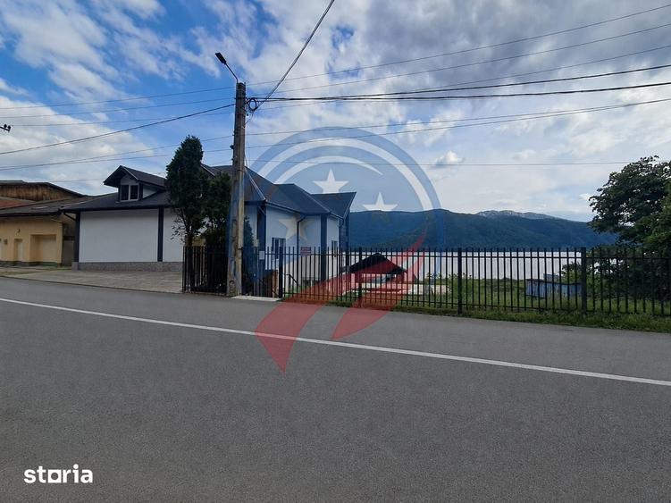 Casă cu Teren 1448 Mp în Central