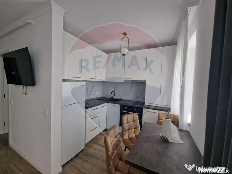 Apartament cu 2 camere semidecomandat în Central