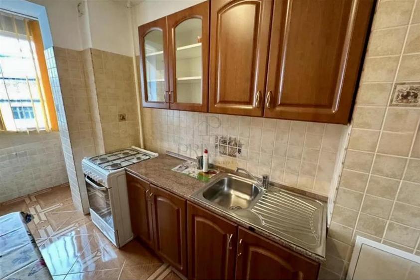 Apartament cu 2 camere semidecomandat, mobilat în Torontalului