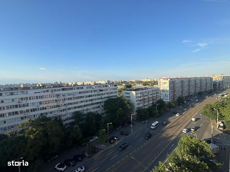 Apartament cu 4 camere decomandat în Ștefan cel Mare