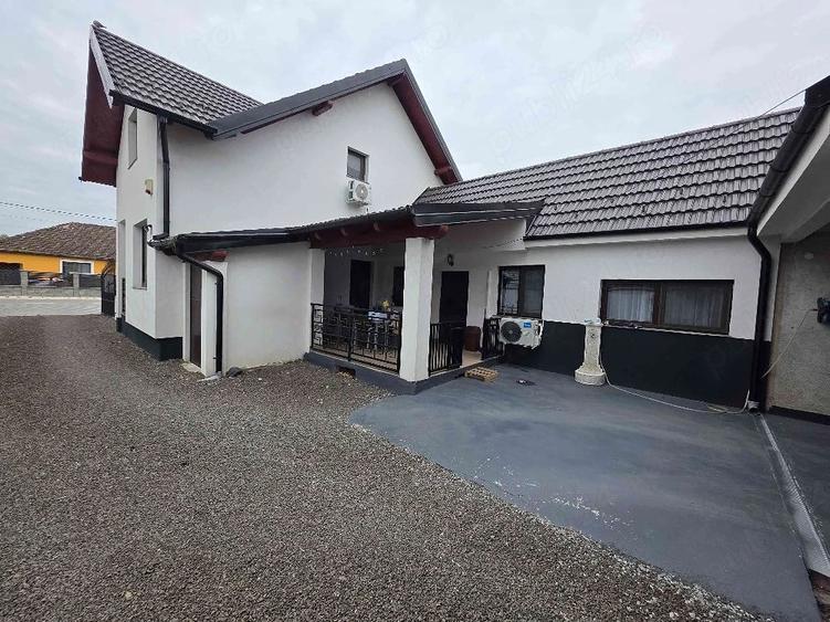 Casă cu 3 camere cu Teren 800 Mp în Botiz