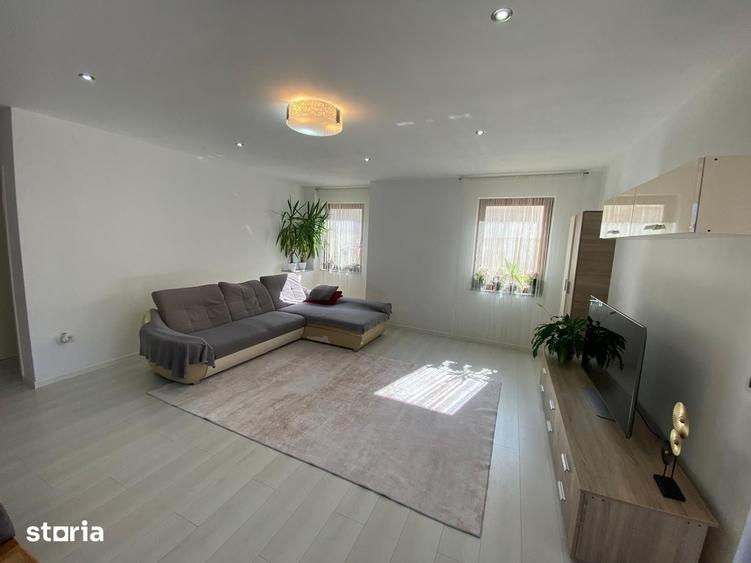 Casă cu 5 camere cu Teren 580 Mp în Central