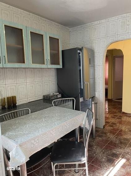 Apartament cu 3 camere decomandat în Crângași