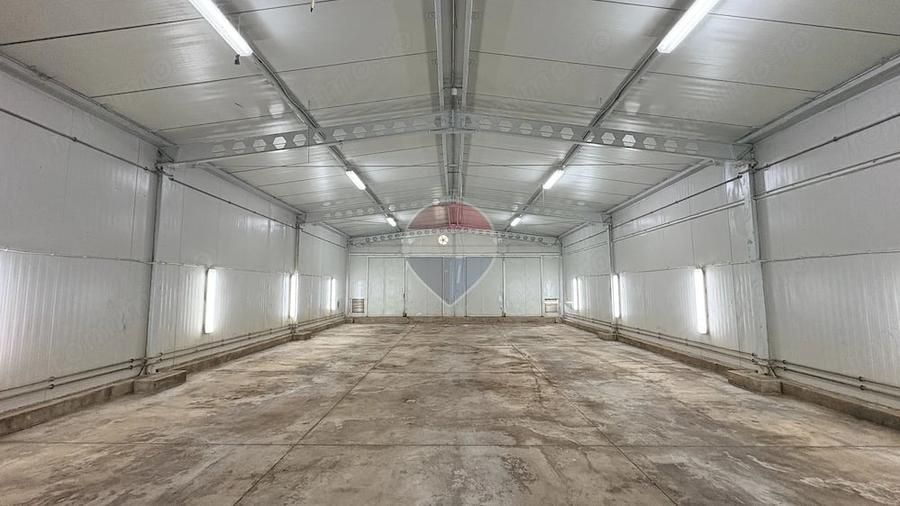 Spațiu comercial, de 1,242 mp, în Blăjel