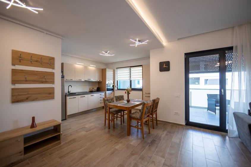 Apartament cu 2 camere semidecomandat în Dumbrăvița