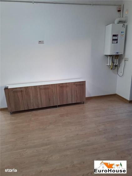 Apartament cu 3 camere decomandat în Cetate