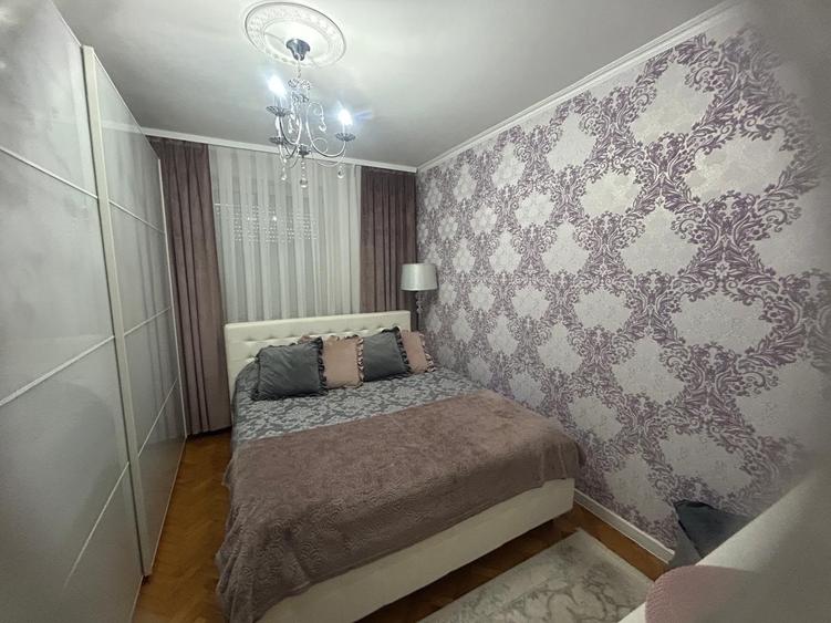 Apartament cu 4 camere decomandat în Central