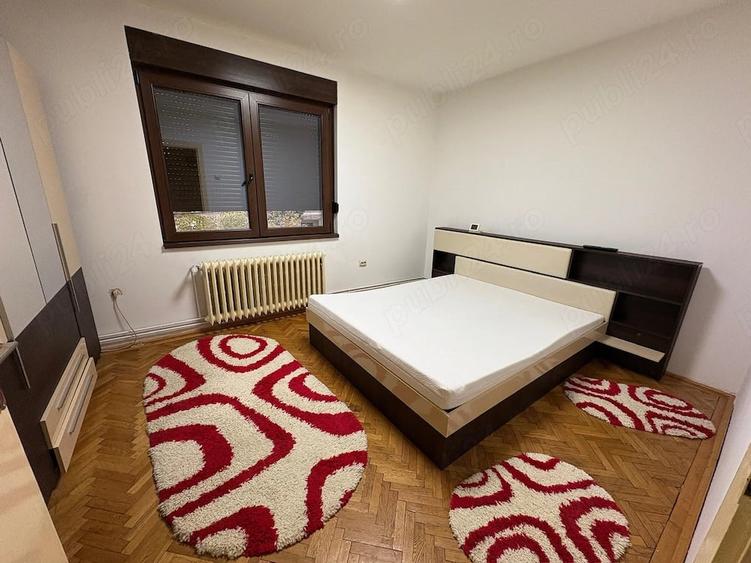Apartament cu 3 camere decomandat în Lipovei