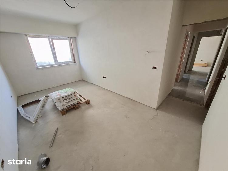 Apartament cu 3 camere decomandat în Galata