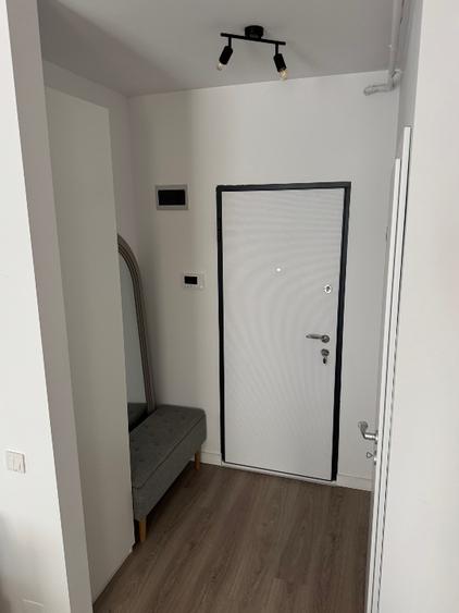 Apartament cu 2 camere nedecomandat, mobilat în Florești
