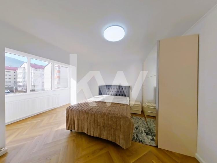 Apartament cu 3 camere decomandat, mobilat în Noua