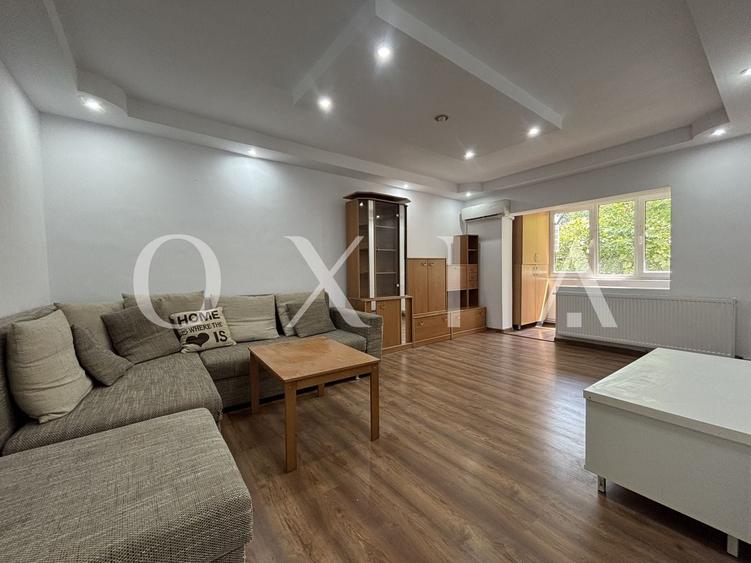 Apartament cu 3 camere decomandat, mobilat în Cetății