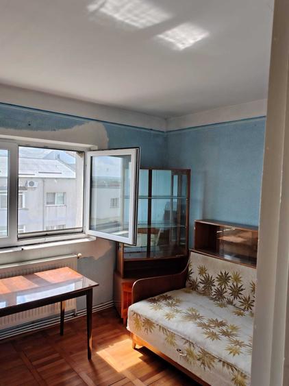 Apartament cu 2 camere semidecomandat în Sud